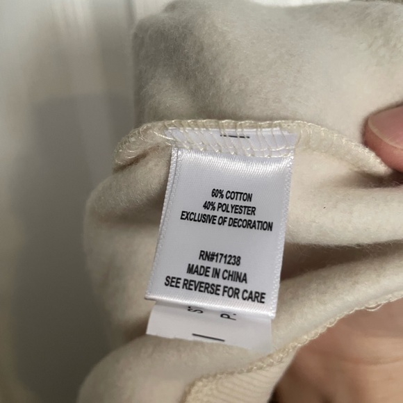 Oak &Trellis Women’s size small Wild Hearts Cream Cropped Quarter-Zip Sweatshirt - Picture 5 of 6